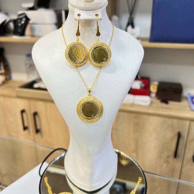 طاقم الوردة الفاخر فضة مشللة بالذهب 02